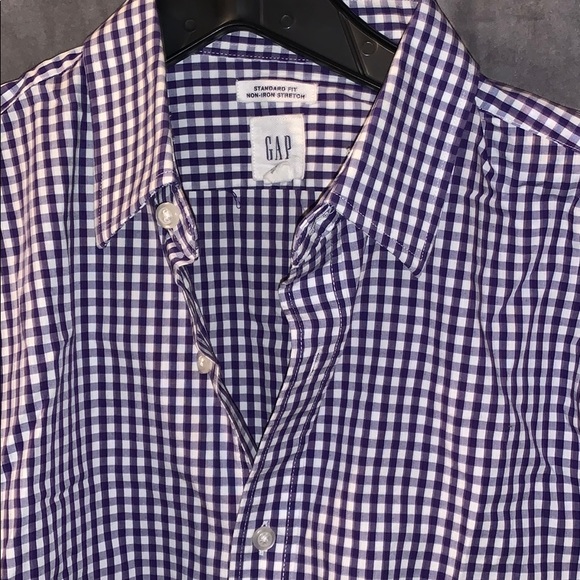 Gap men’s medium button down no iron stretch - Picture 2 of 2